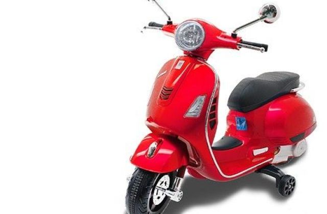 Vespa Matic Warna Merah
