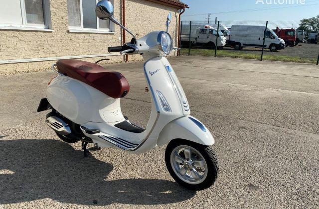 Piaggio Vespa Primavera
