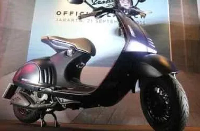 Vespa Armani Harga
