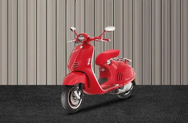 Vespa Warna Merah
