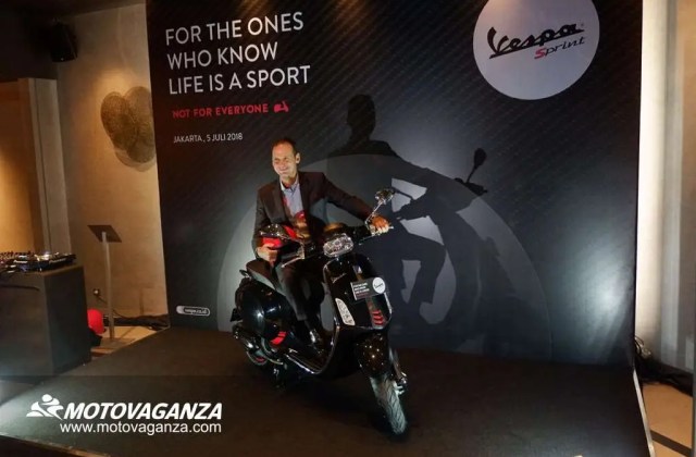 Vespa Sprint Carbon 2018
