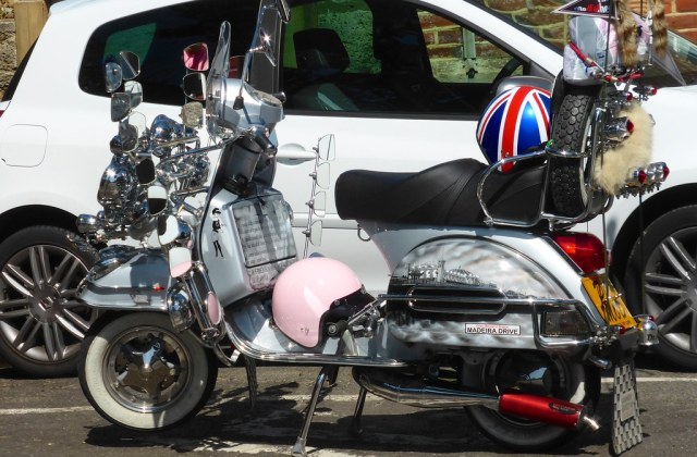 Vespa Deluxe
