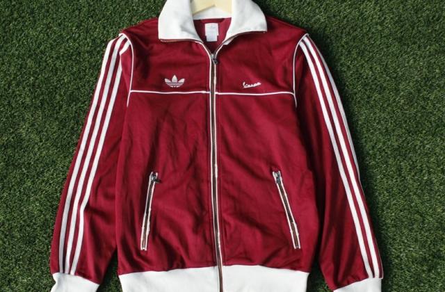 Vespa Maroon
