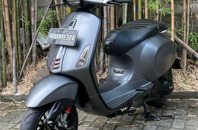 Vespa Matic Hitam Doff

