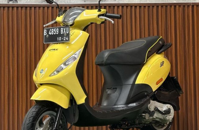 Vespa Zip 2011
