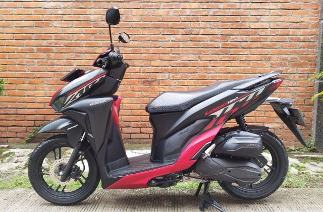 Kredit Motor Honda Vario 150 Adira 2020
