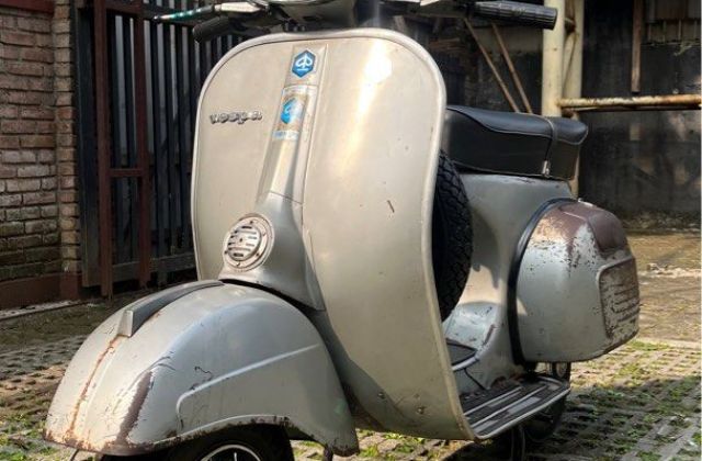 Vespa Sprint 75
