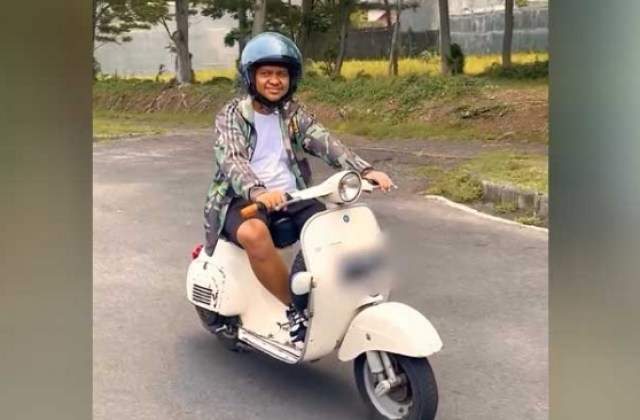 Penampakan Vespa 100 Juta
