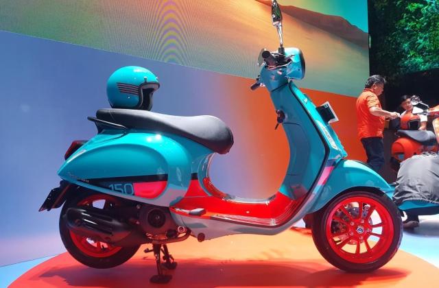 Vespa Warna
