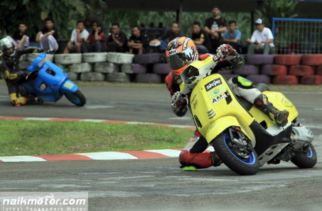 Vespa Balap Kontrakan
