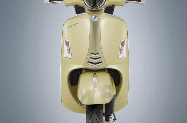 Vespa 75th Anniversary Edition
