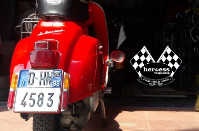 Vespa Luar Negeri
