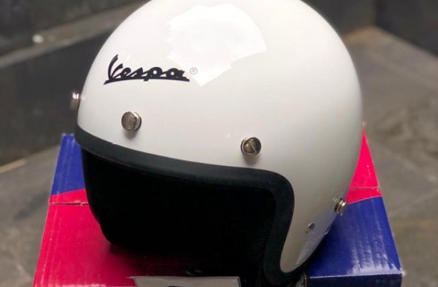 Helm Vespa Matic
