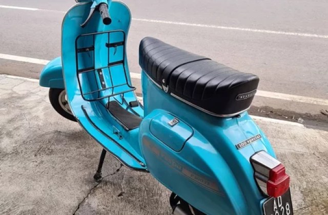 Vespa Antik Klasik
