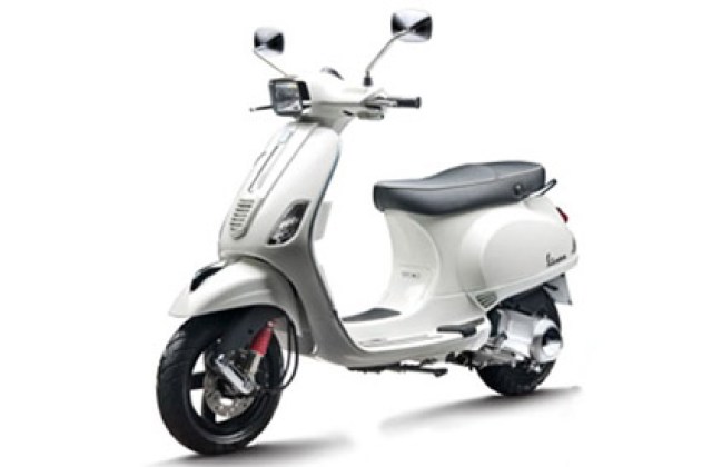Vespa Matic Lampu Kotak
