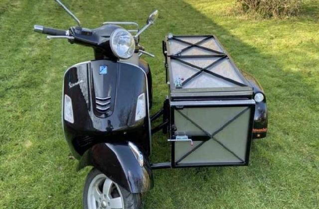 Vespa Trailer
