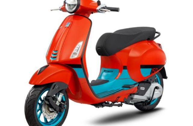 Vespa Primavera Biru Dongker
