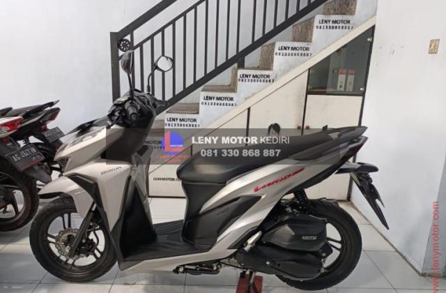 Honda Vario 150 Warna Silver
