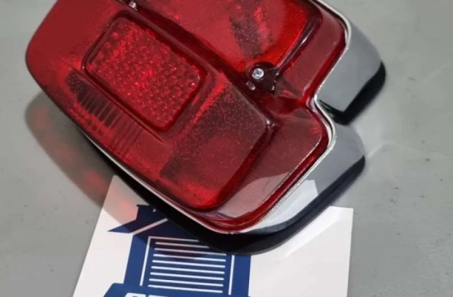 Lampu Belakang Vespa Sprint
