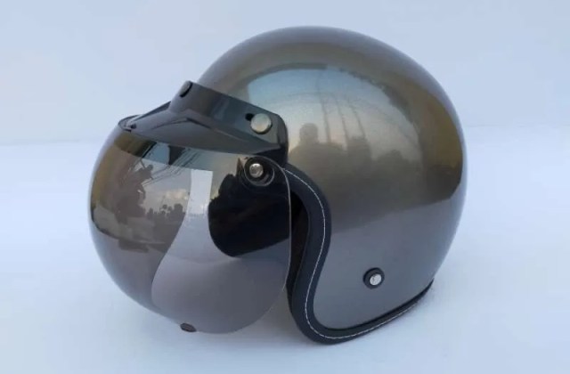 Helm Vespa Klasik
