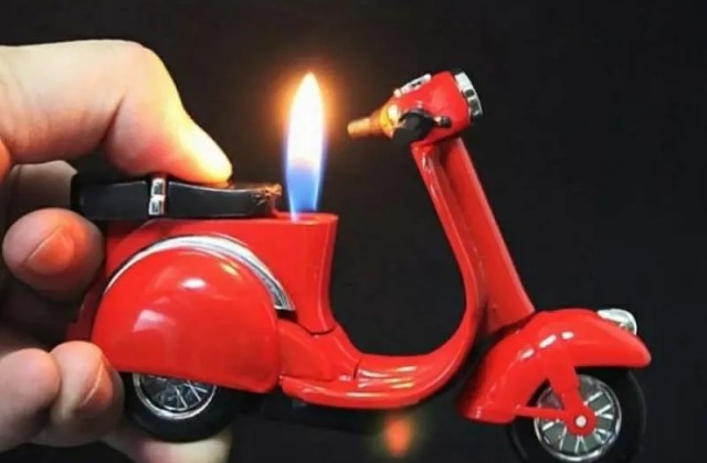 Vespa Korek Api
