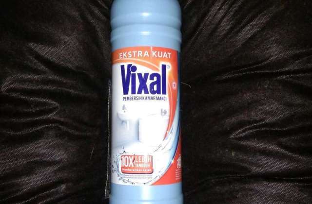 Membersihkan Mesin Motor Dengan Vixal

