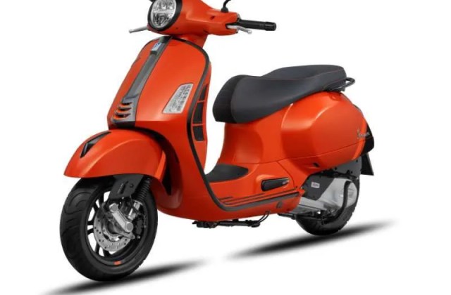 Vespa Matic Warna Oren

