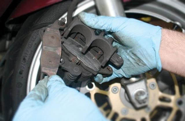 Cara Mengganti Kampas Rem Belakang Motor Beat
