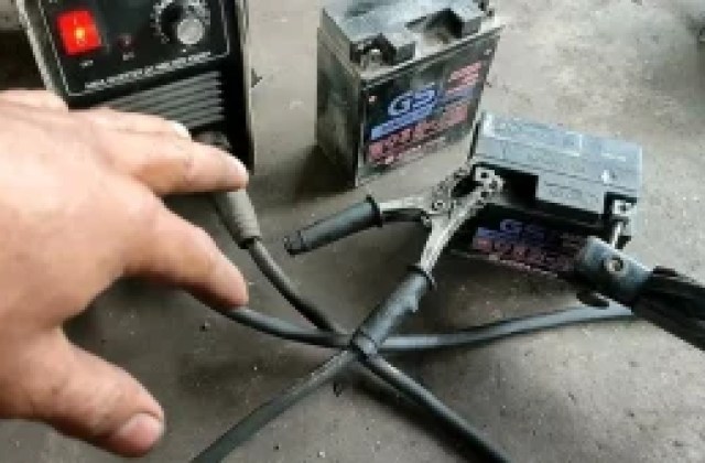 Cara Ngecas Aki Motor Yang Benar
