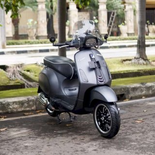Vespa Sprint Abu Abu Doff
